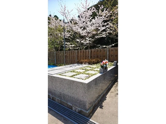 館山市 ガーデンメモリアル南房総の庭